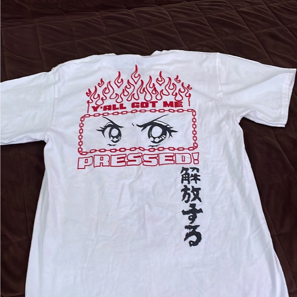 White t shirt with a great design